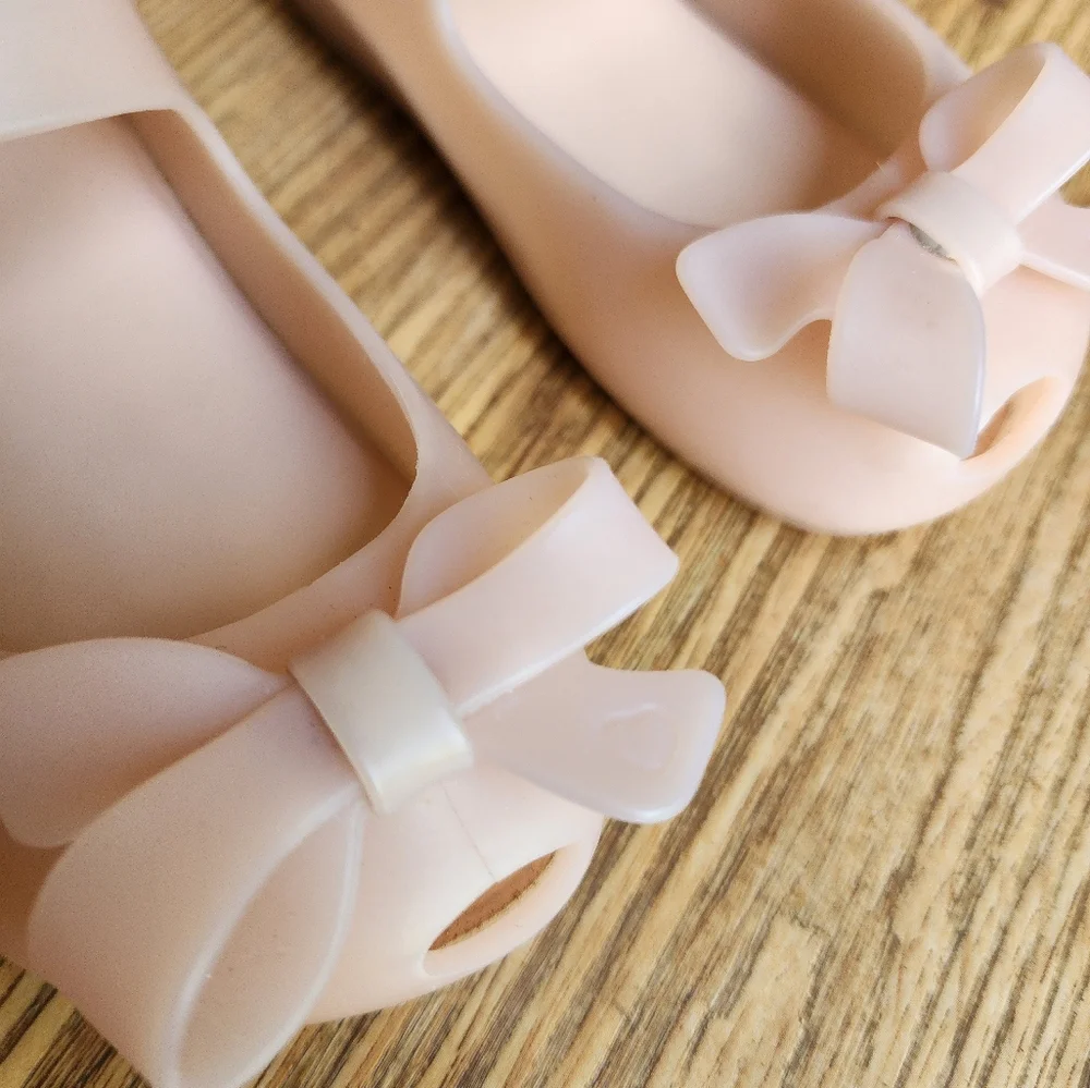 Size 8 - NEW MINI MELISSA Light Pink Matte Sandals